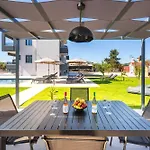 Luxury Oasis In Chania - Private Pool, Bbq & Garden By Wehome חאניה
