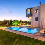 Luxury Oasis In Chania - Private Pool, Bbq & Garden By Wehome דירה